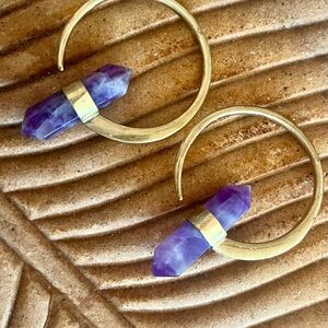 Gold plated hoop earrings with Amethyst crystal